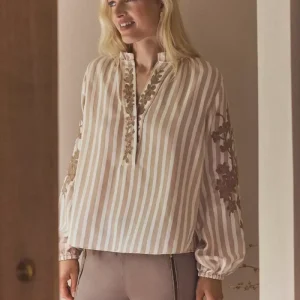 Annemie, embroidery blouse – Moonlight