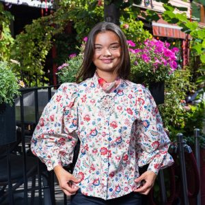 Bomullsskjorte rød blå blomster – Liberty snitt